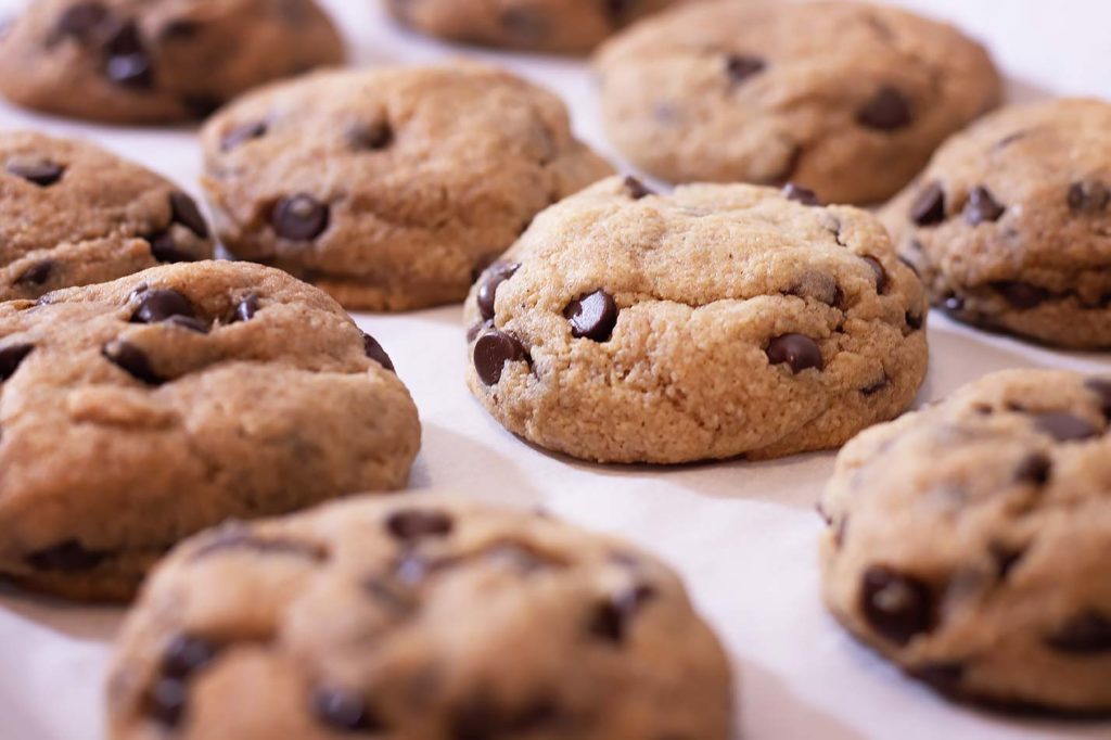 Keto-Chocolate-Chip-Cookies-Recipe-Easy-Delicious